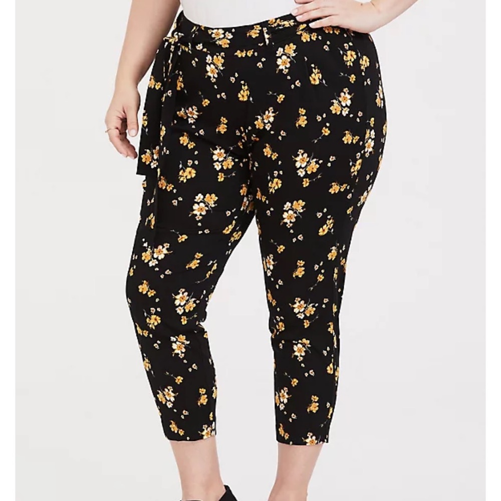 Torrid size 1 black yellow floral challis tie front tapered pant